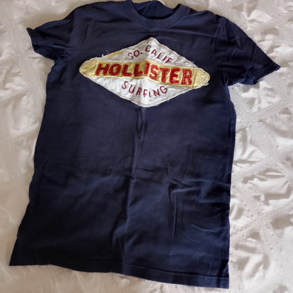 Hollister tee Size: S